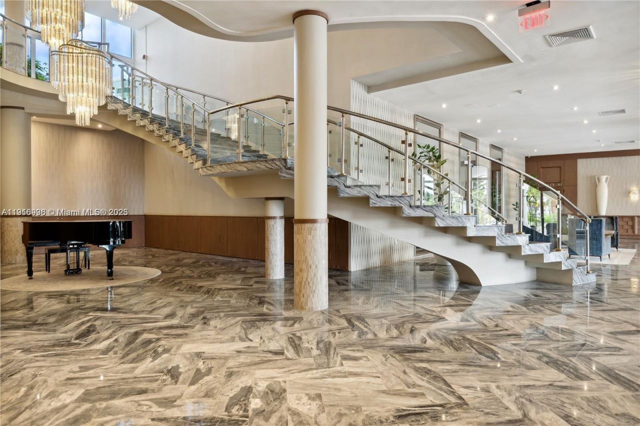 5401 Collins Ave, Unit 1512, Miami Beach, FL 33140 Photo