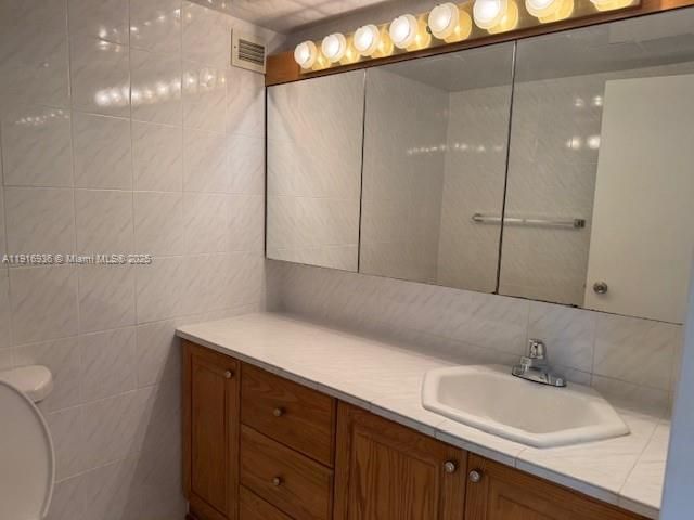 5401 Collins Ave, Unit 1512, Miami Beach, FL 33140 Photo