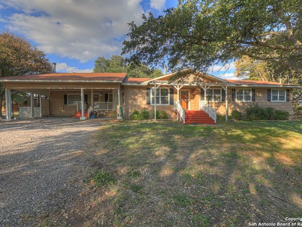 311 Weiss, New Braunfels, TX 78130