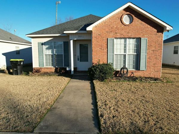 305 Norman Lane, Warner Robins, GA 31088