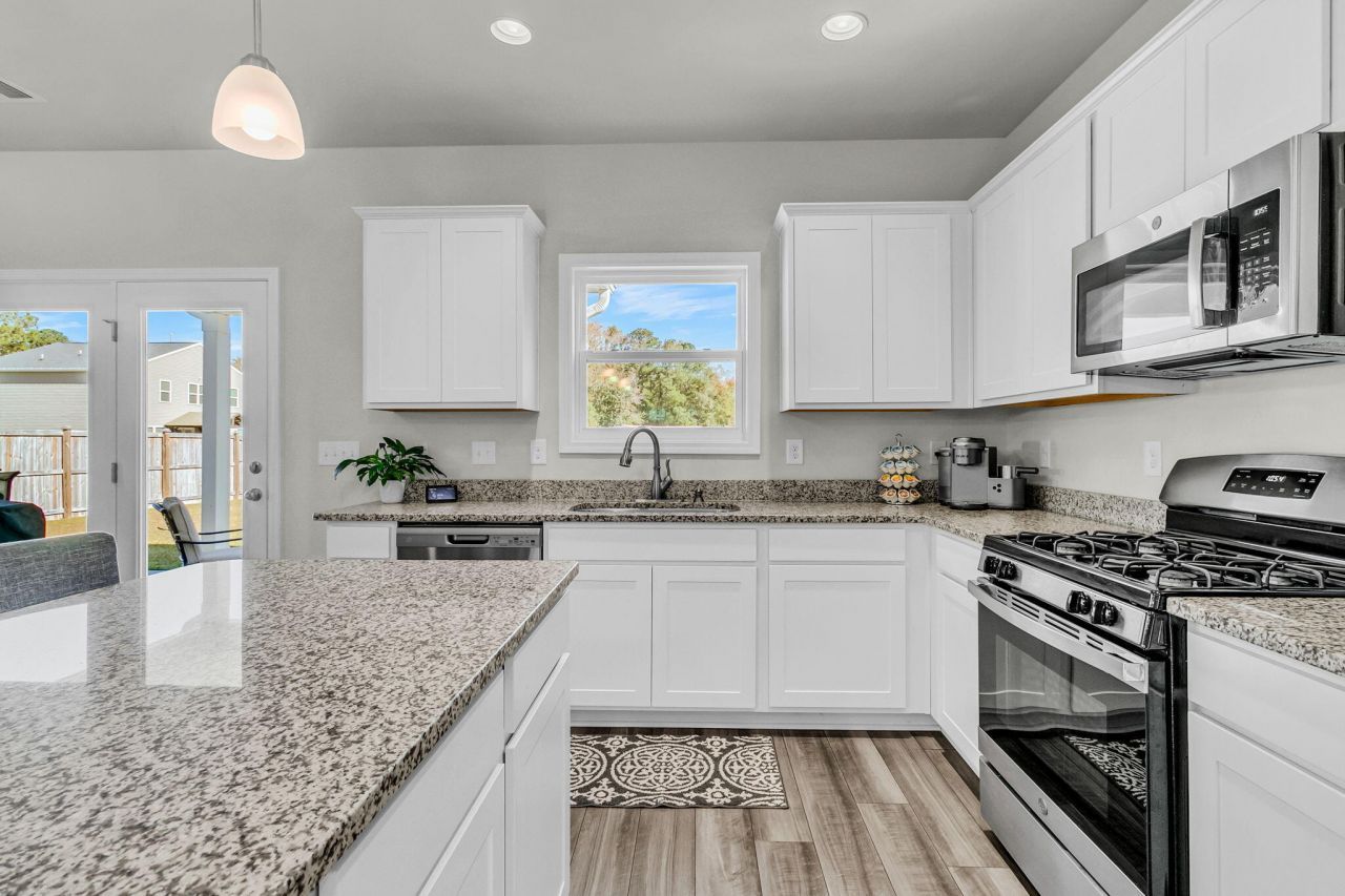 100 Clydesdale Circle Photo 12