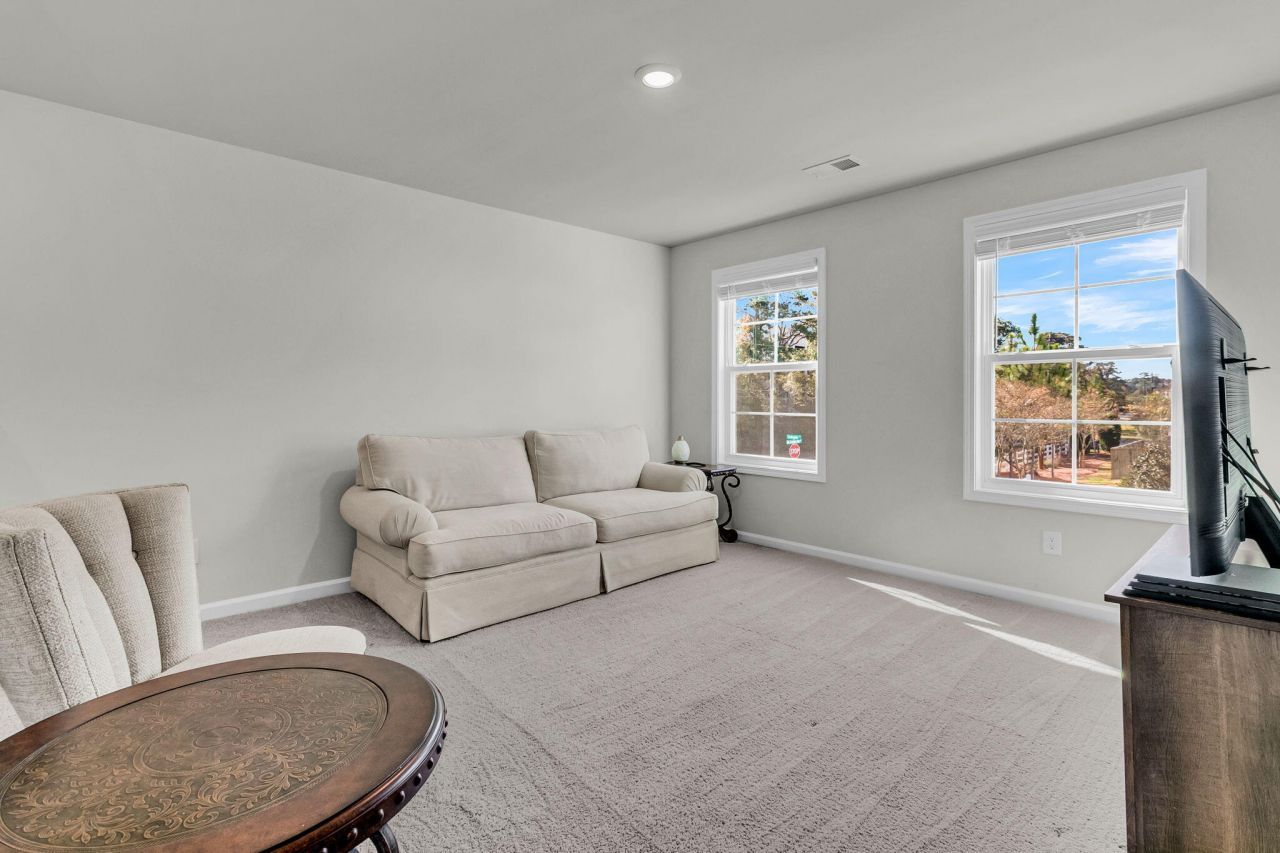 100 Clydesdale Circle Photo 38