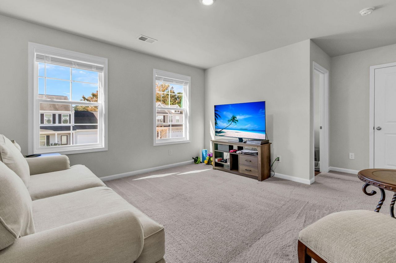 100 Clydesdale Circle Photo 39