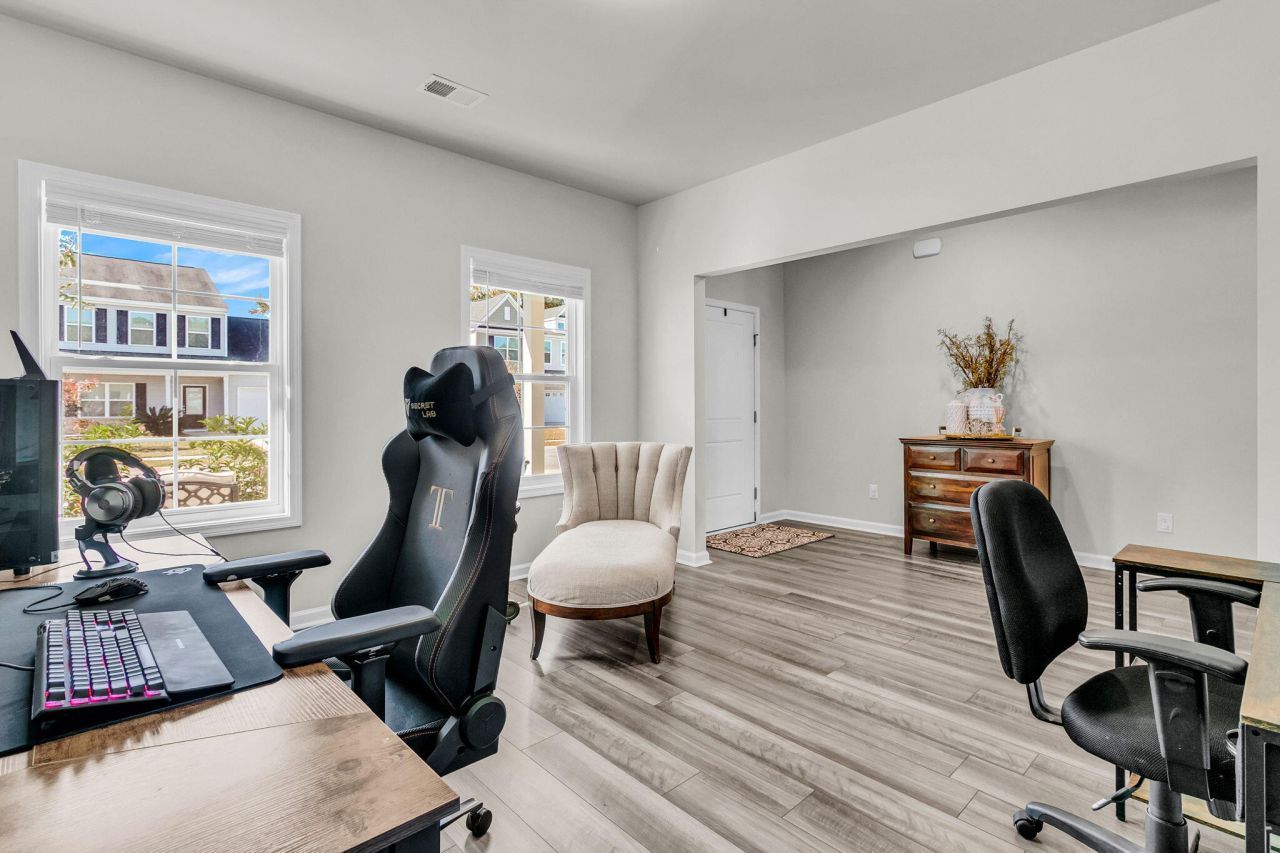 100 Clydesdale Circle Photo 7