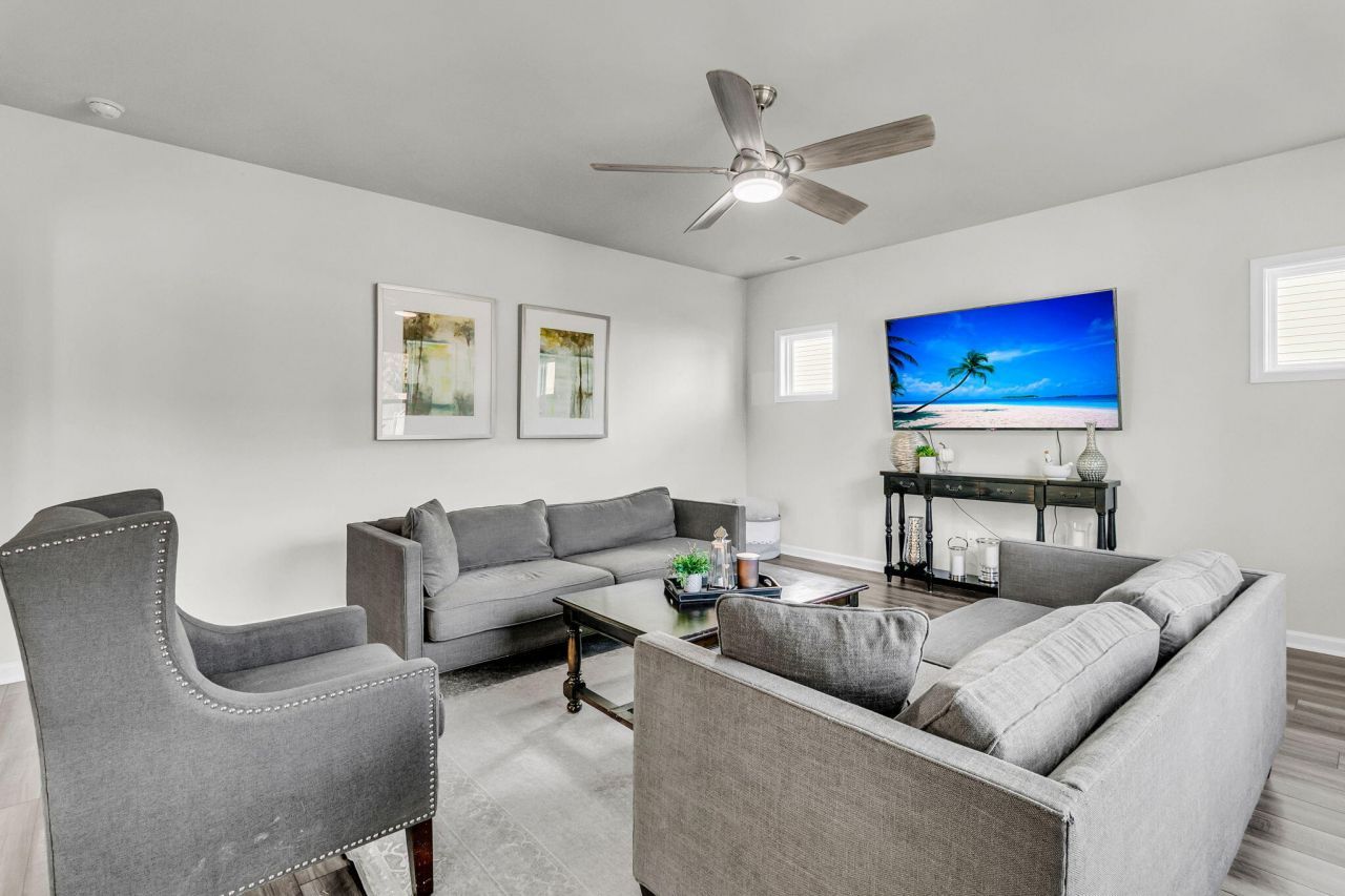 100 Clydesdale Circle Photo 9