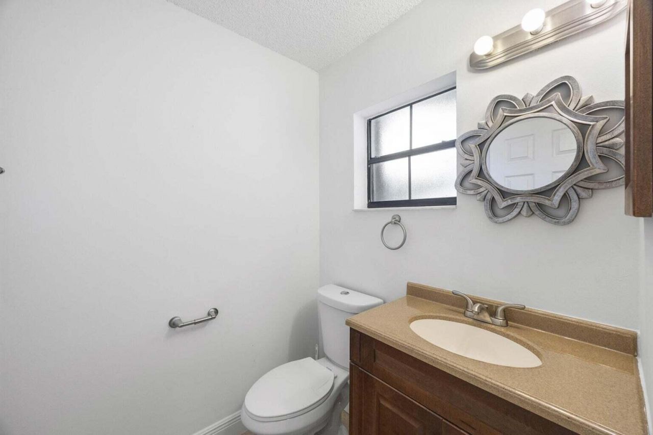 406 N Cypress Drive, Unit 2, Tequesta, FL 33469 Photo