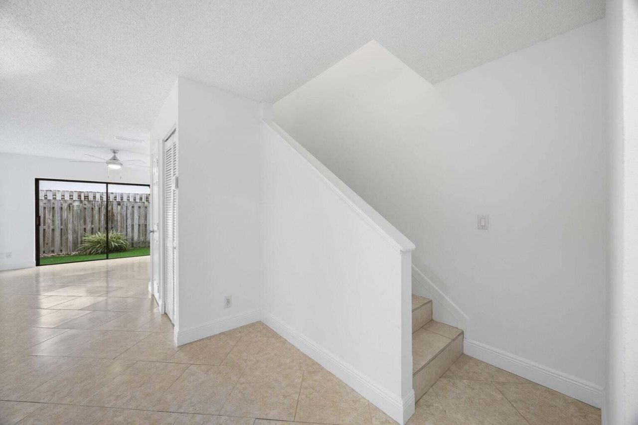 406 N Cypress Drive, Unit 2, Tequesta, FL 33469 Photo