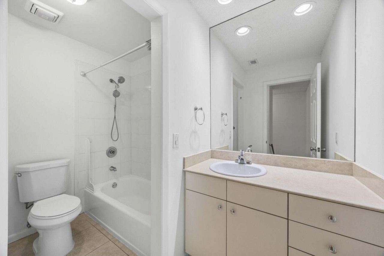 406 N Cypress Drive, Unit 2, Tequesta, FL 33469 Photo