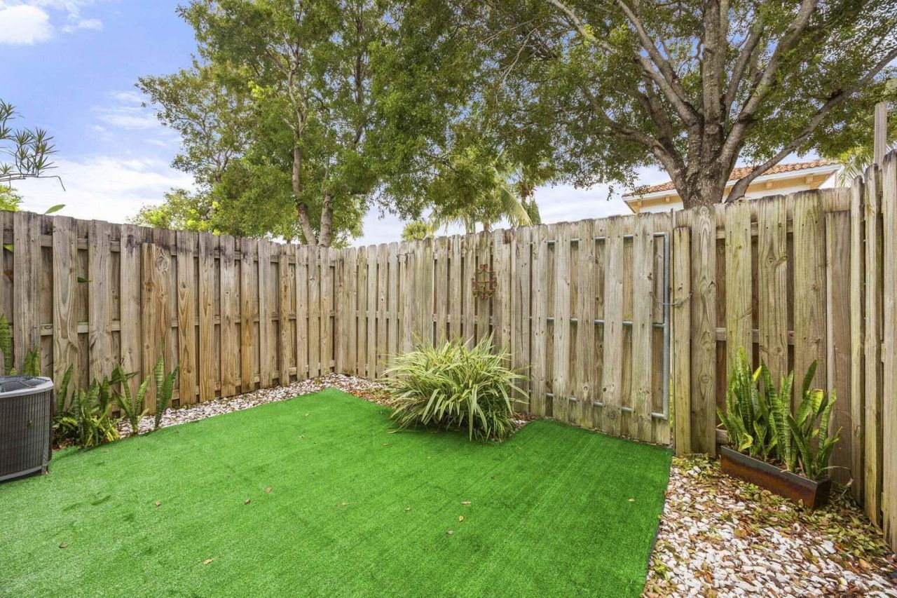 406 N Cypress Drive, Unit 2, Tequesta, FL 33469 Photo