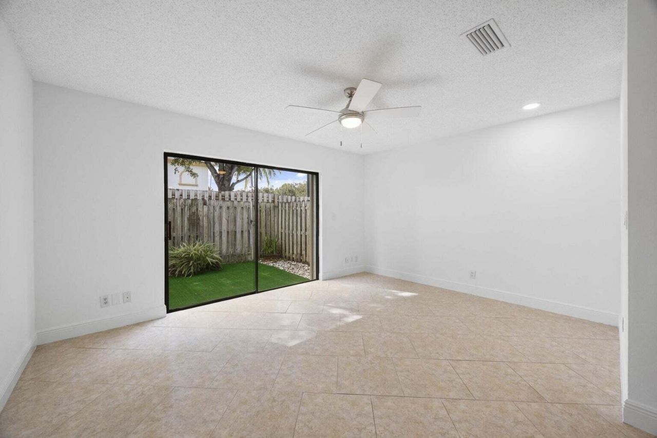 406 N Cypress Drive, Unit 2, Tequesta, FL 33469 Photo