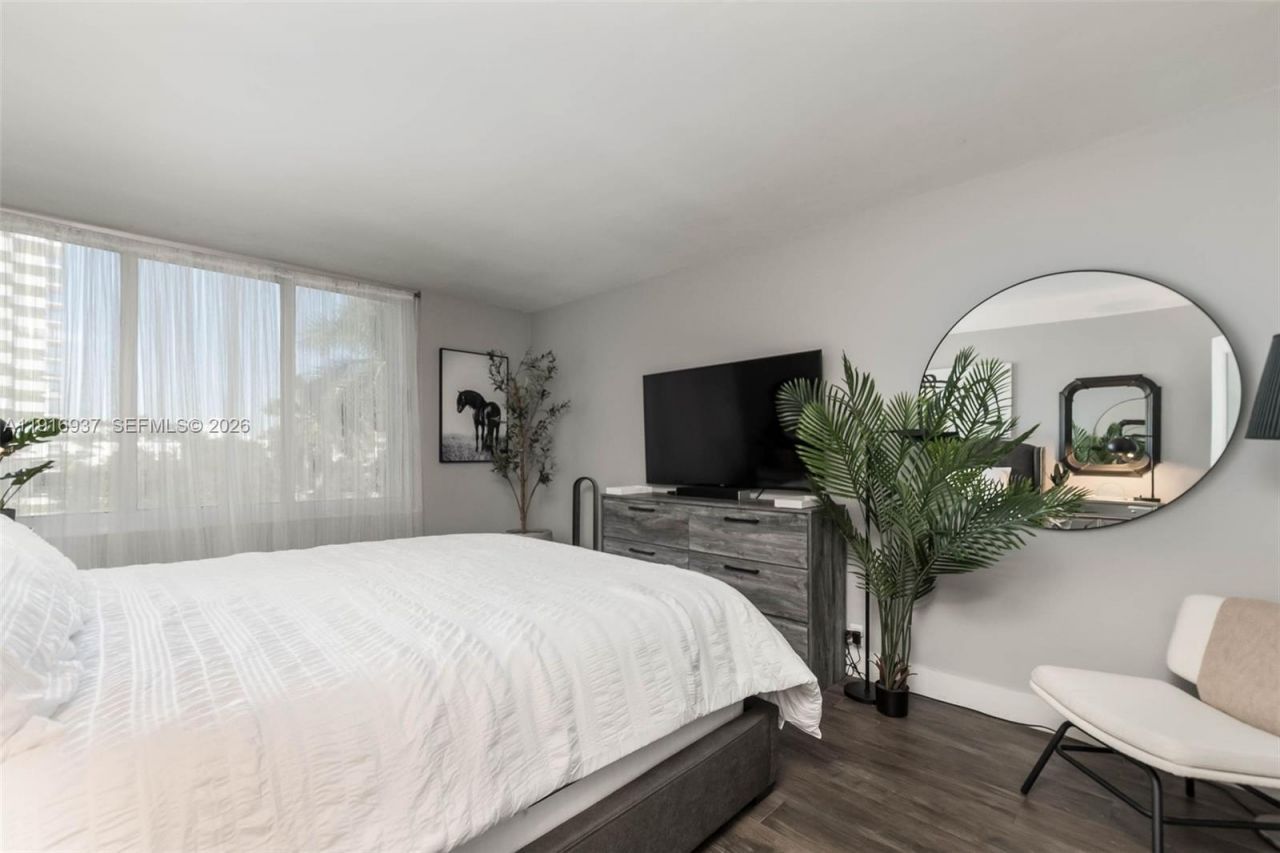 1200 West Ave, Unit 316, Miami Beach, FL 33139 Photo