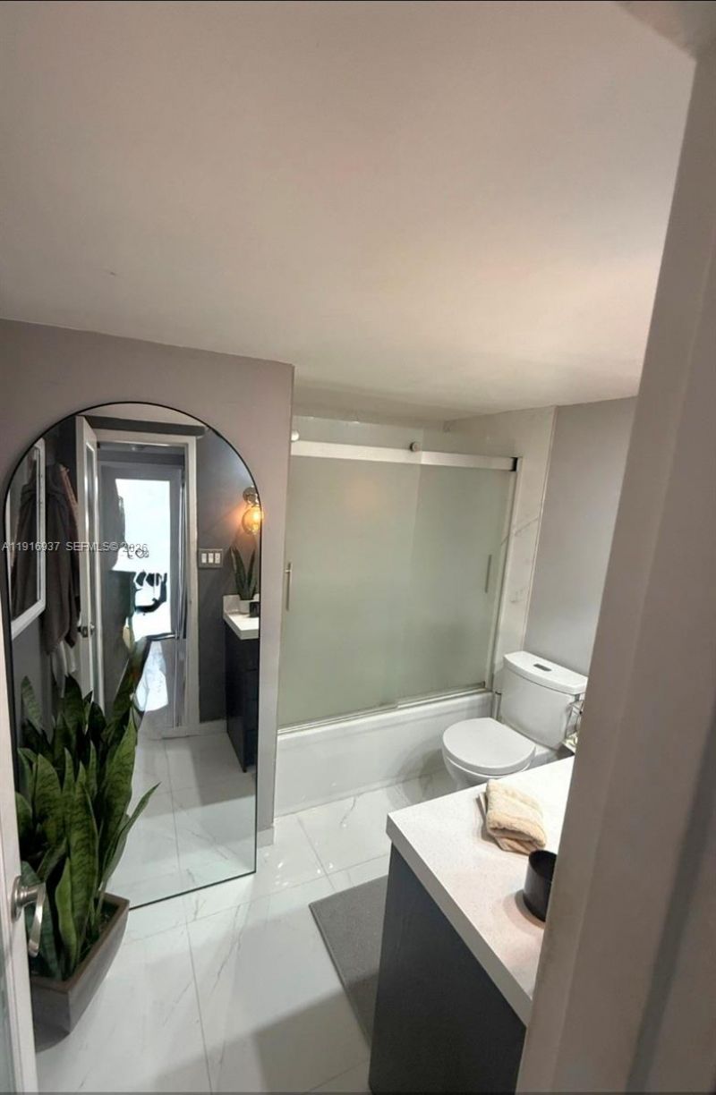 1200 West Ave, Unit 316, Miami Beach, FL 33139 Photo