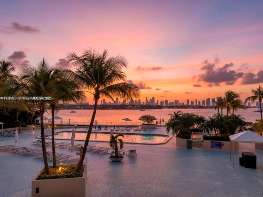 1200 West Ave, Unit 316, Miami Beach, FL 33139 Photo