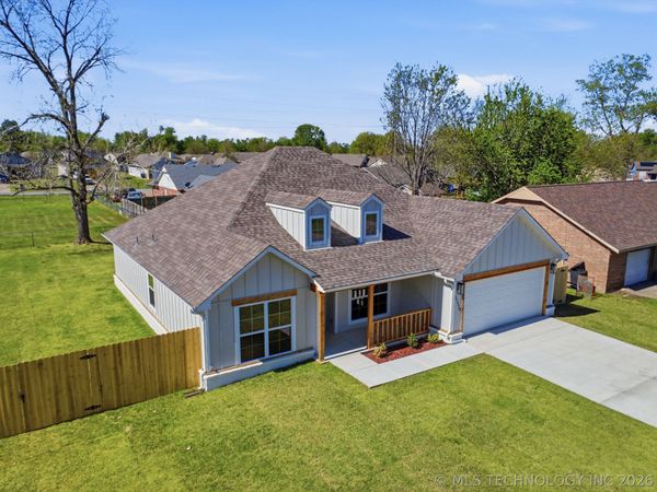 21524 E 35th Place S, Broken Arrow, OK 74014