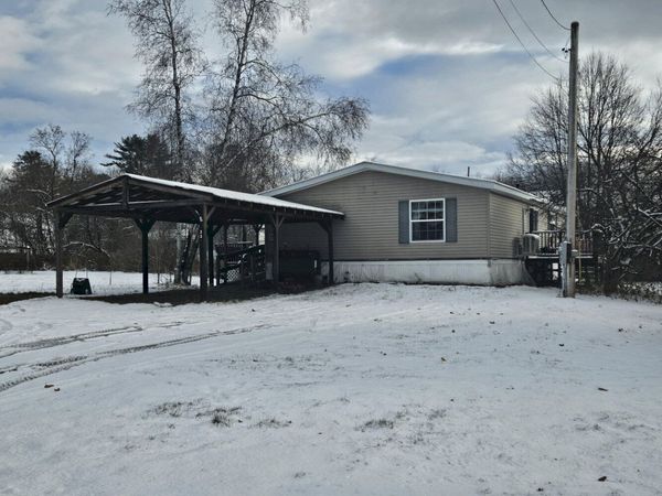 33 John Street, Madison, ME 04950