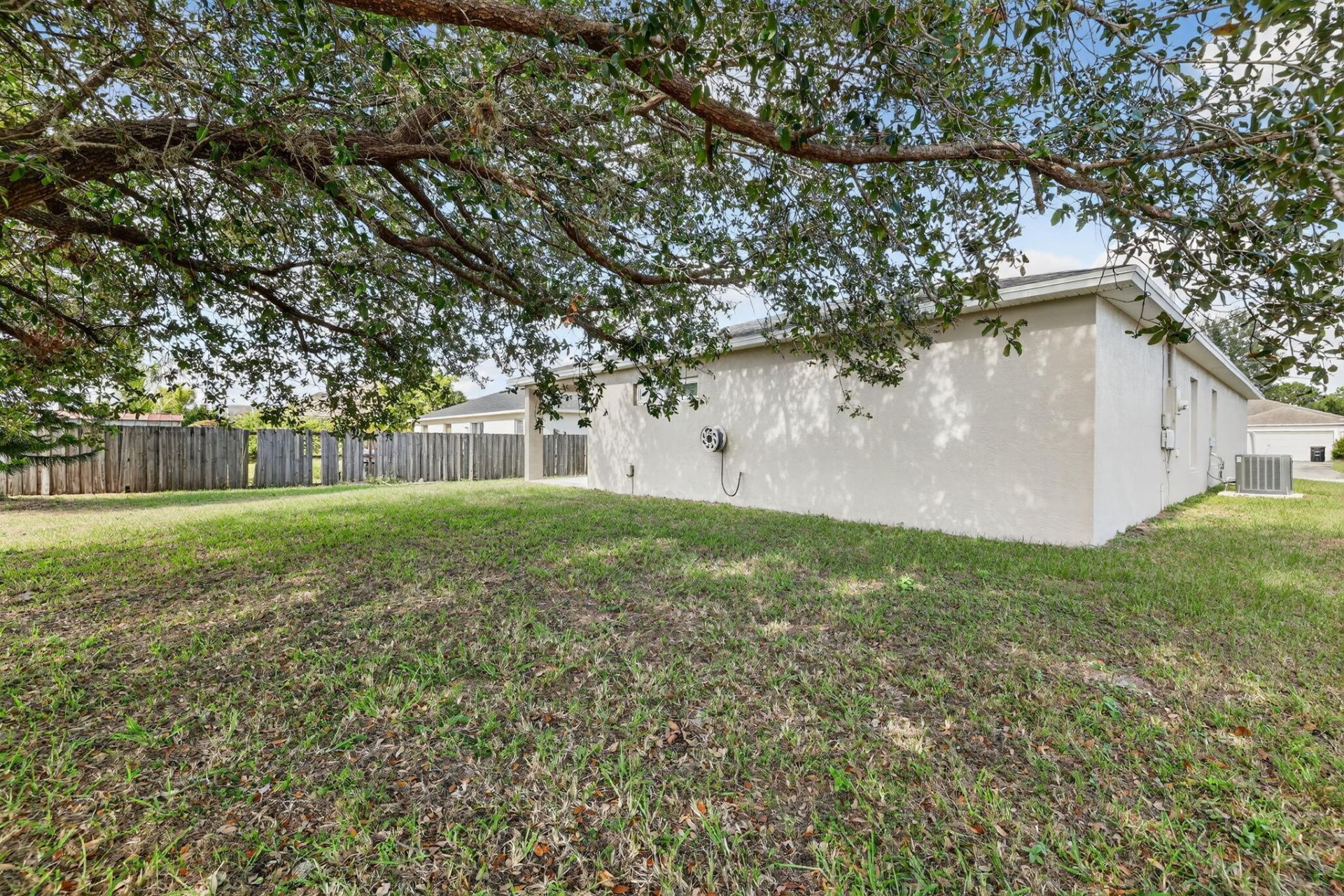 418 SW Fields Avenue, Port Saint Lucie, FL 34953 Photo