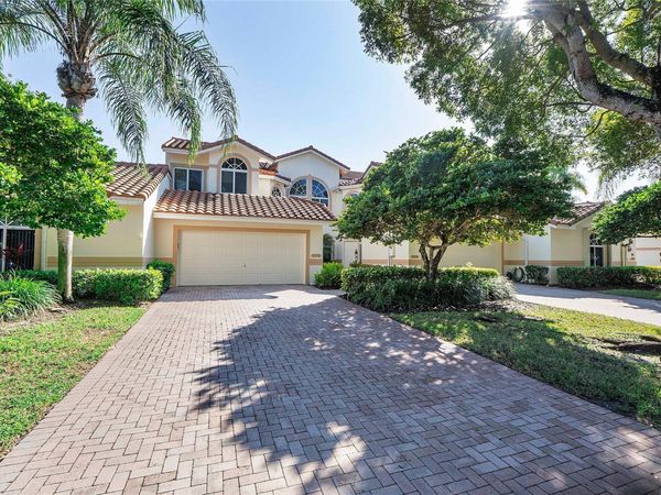 576 W Palm Aire Drive, Pompano Beach, FL 33069