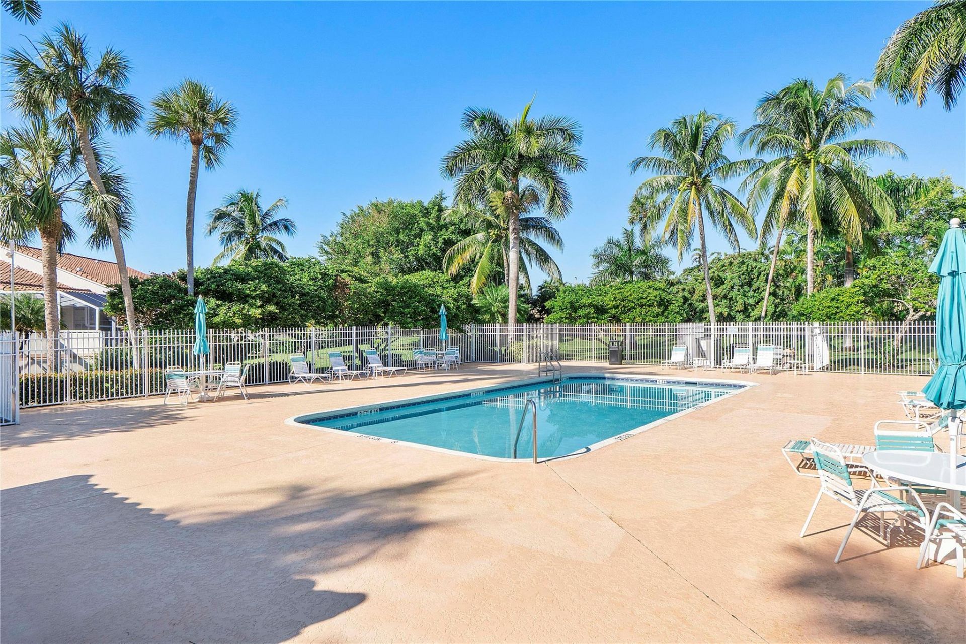 576 W Palm Aire Drive, Pompano Beach, FL 33069 Photo
