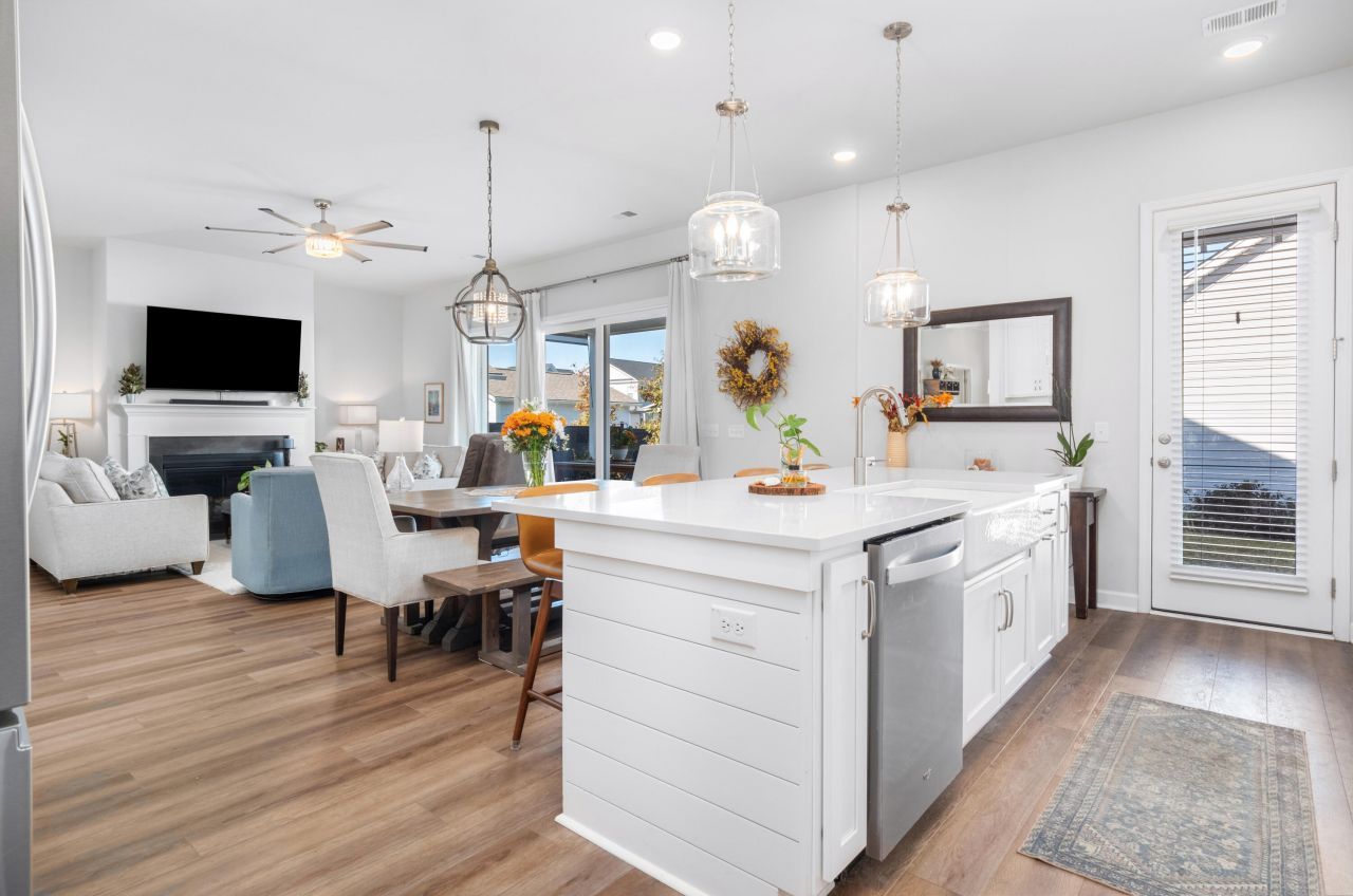 716 Blueway Avenue Photo 20