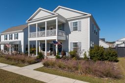 716 Blueway Avenue photo 4