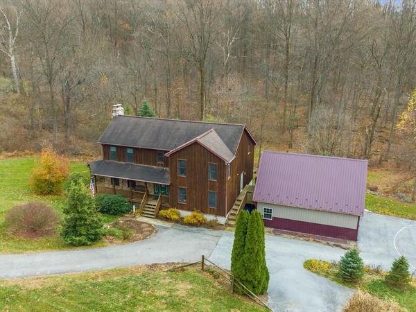 28 HIGH VIEW LANE, MERTZTOWN, PA 19539