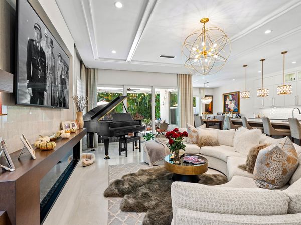 436 NE Wavecrest Way, Boca Raton, FL 33432