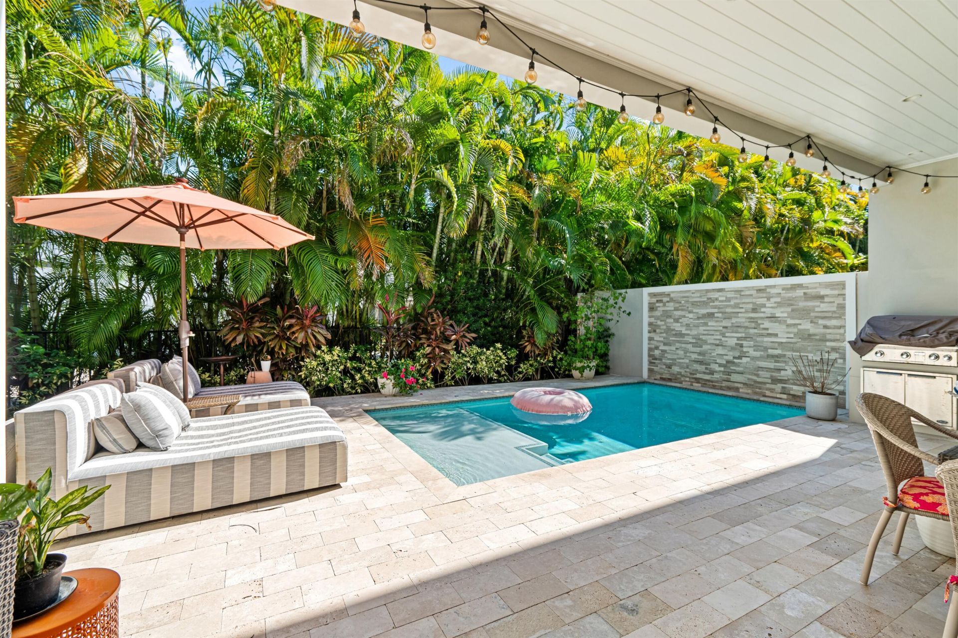 436 NE Wavecrest Way, Boca Raton, FL 33432 Photo