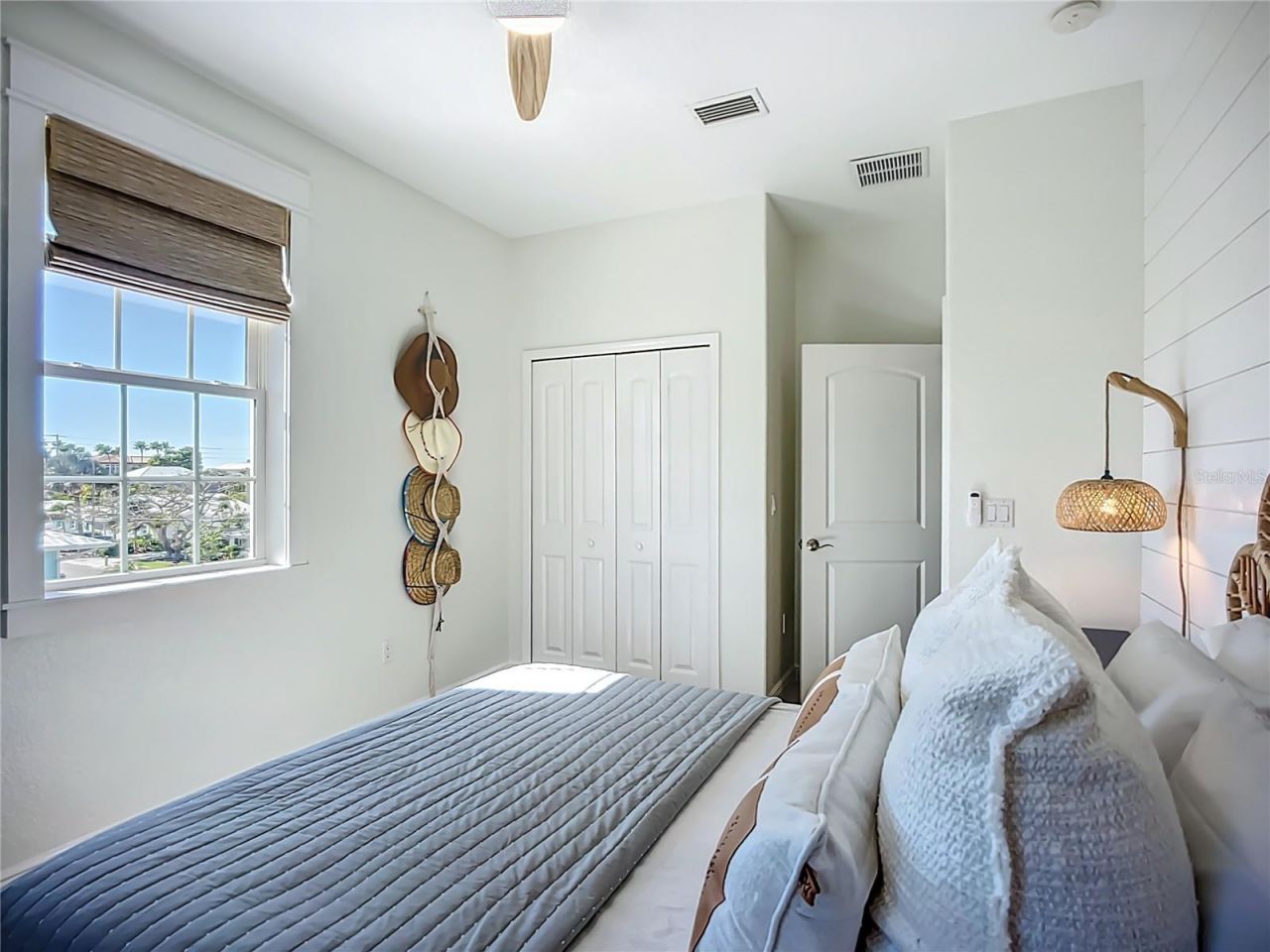 215 64th Street, Holmes Beach, FL 34217 Photo