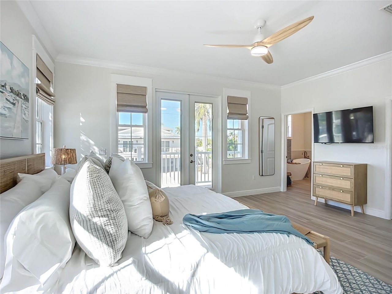 215 64th Street, Holmes Beach, FL 34217 Photo