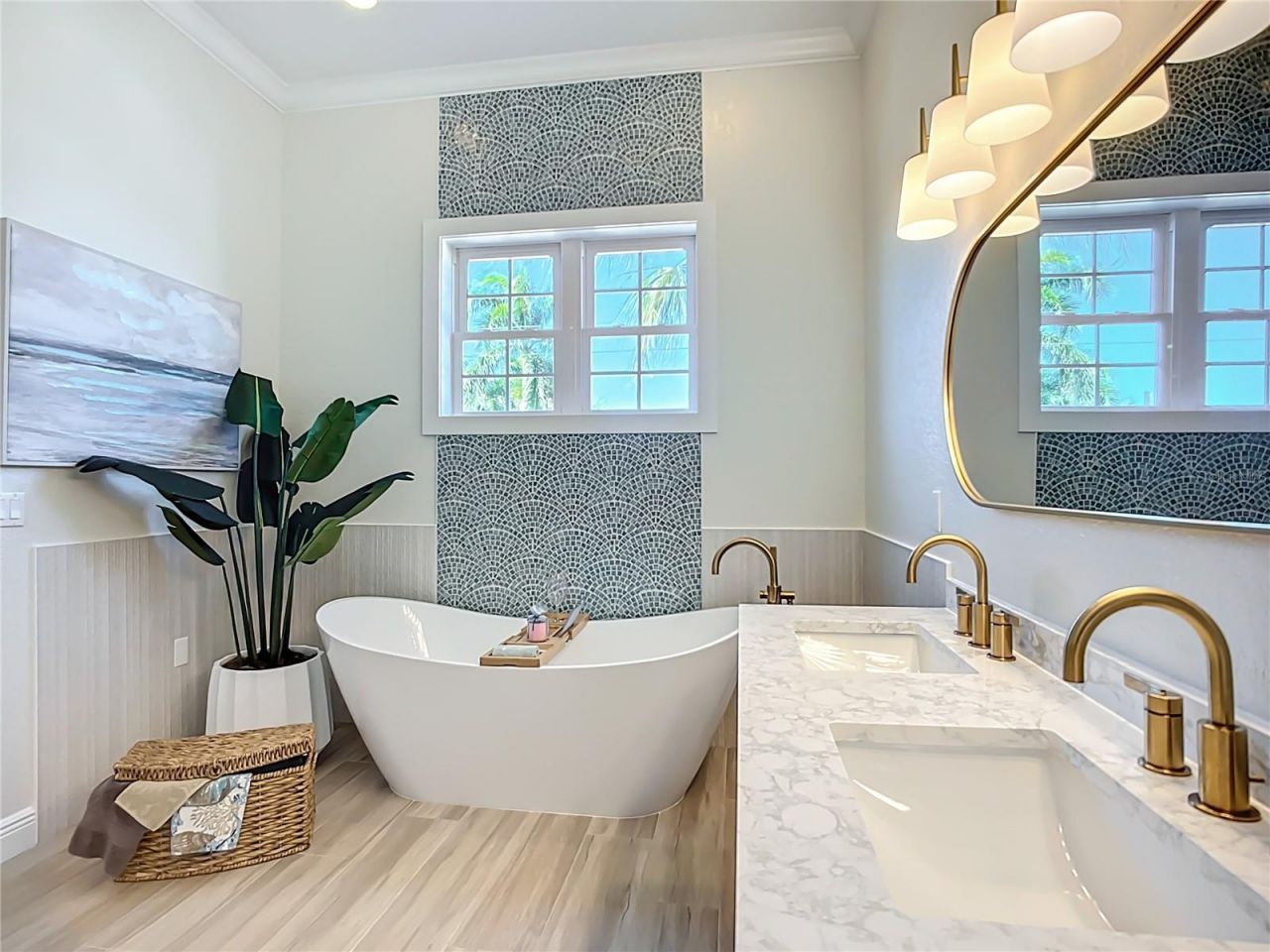 215 64th Street, Holmes Beach, FL 34217 Photo