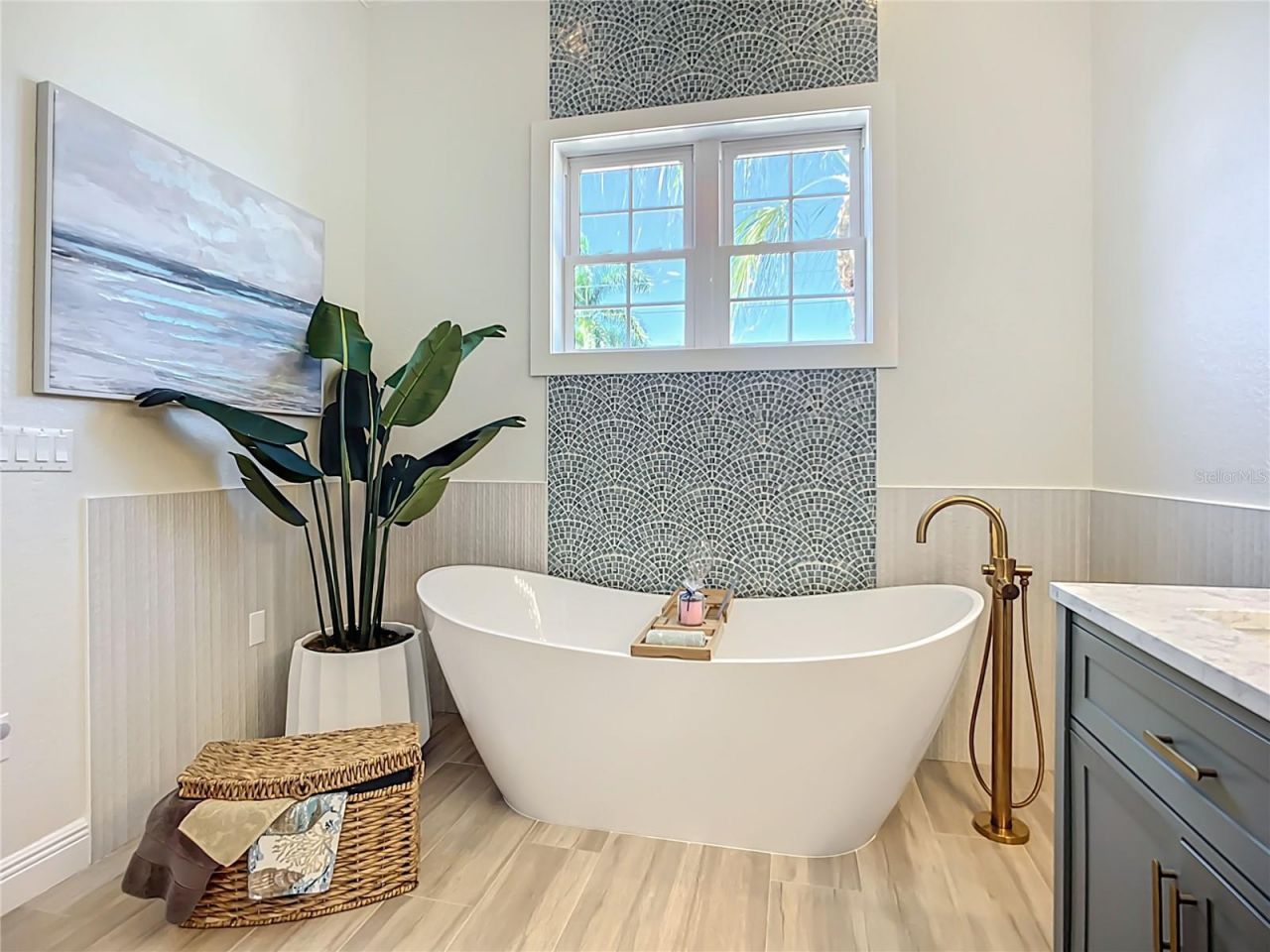 215 64th Street, Holmes Beach, FL 34217 Photo