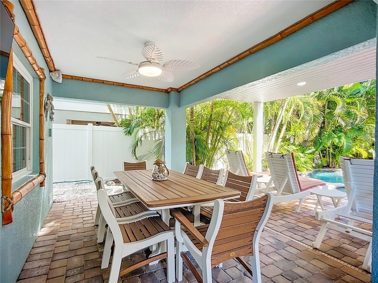 215 64th Street, Holmes Beach, FL 34217 Photo