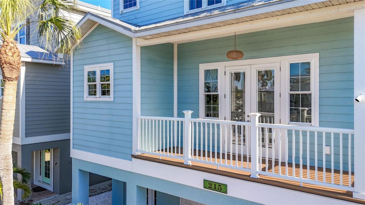 215 64th Street, Holmes Beach, FL 34217 Photo