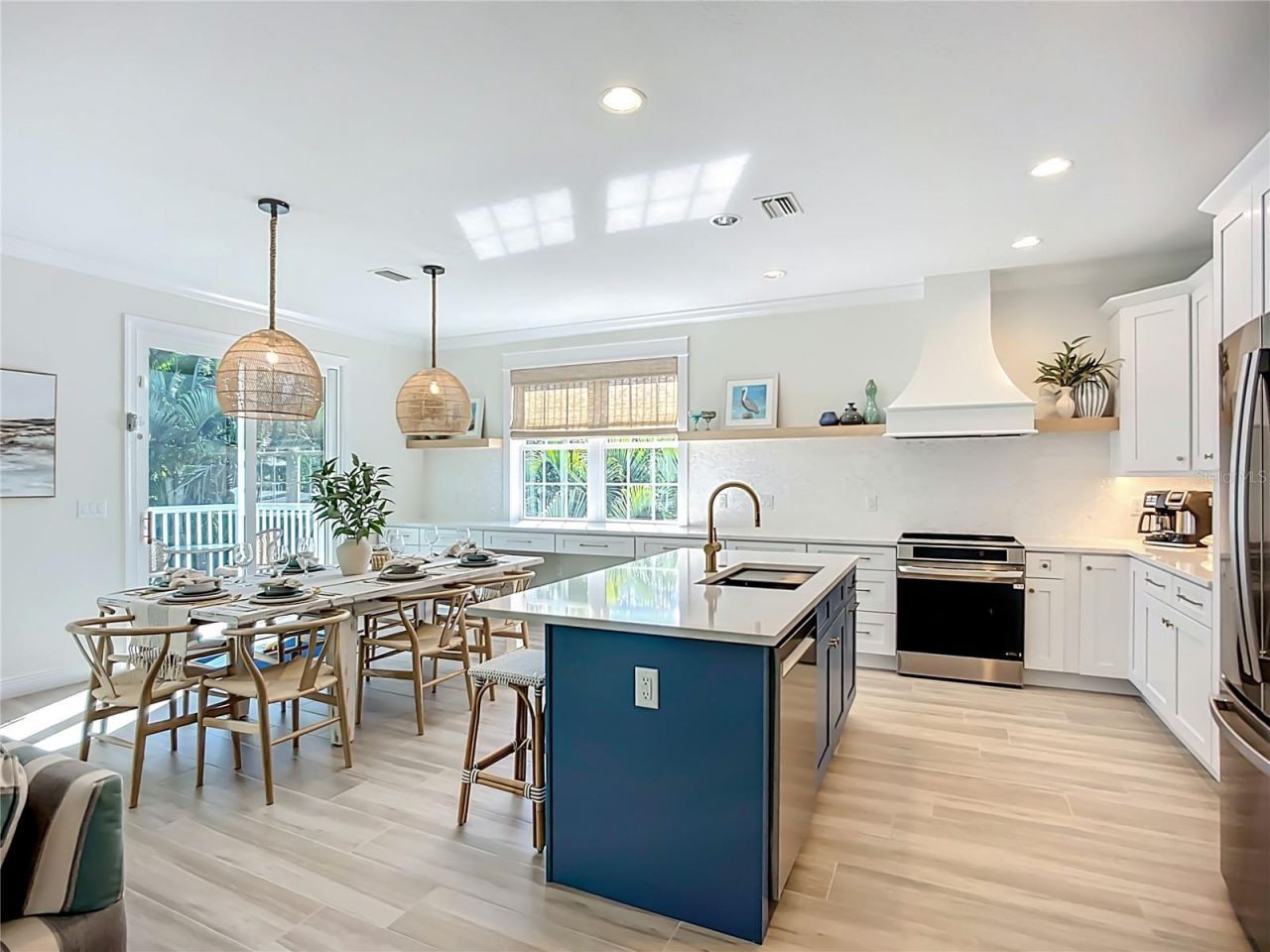 215 64th Street, Holmes Beach, FL 34217 Photo