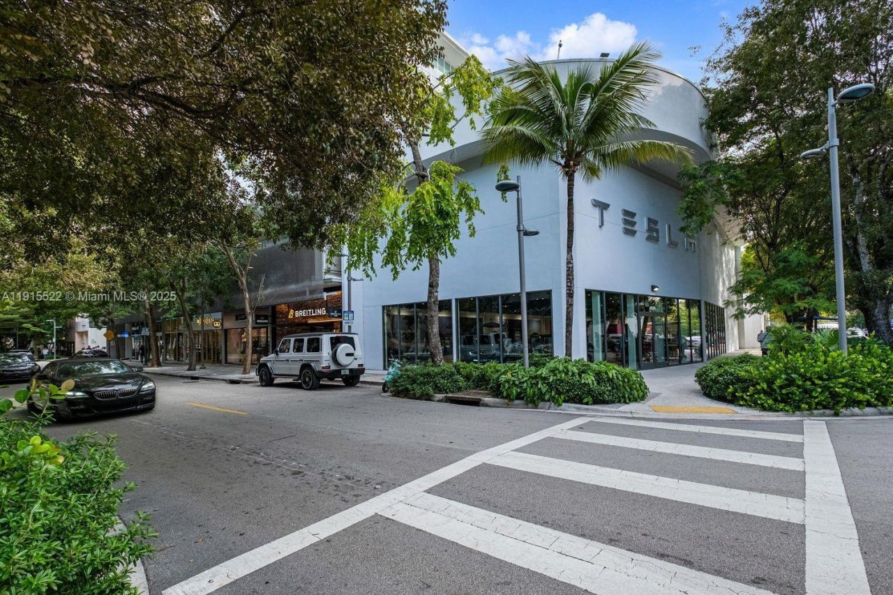 137 NE 46th St, Miami, FL 33137 Photo