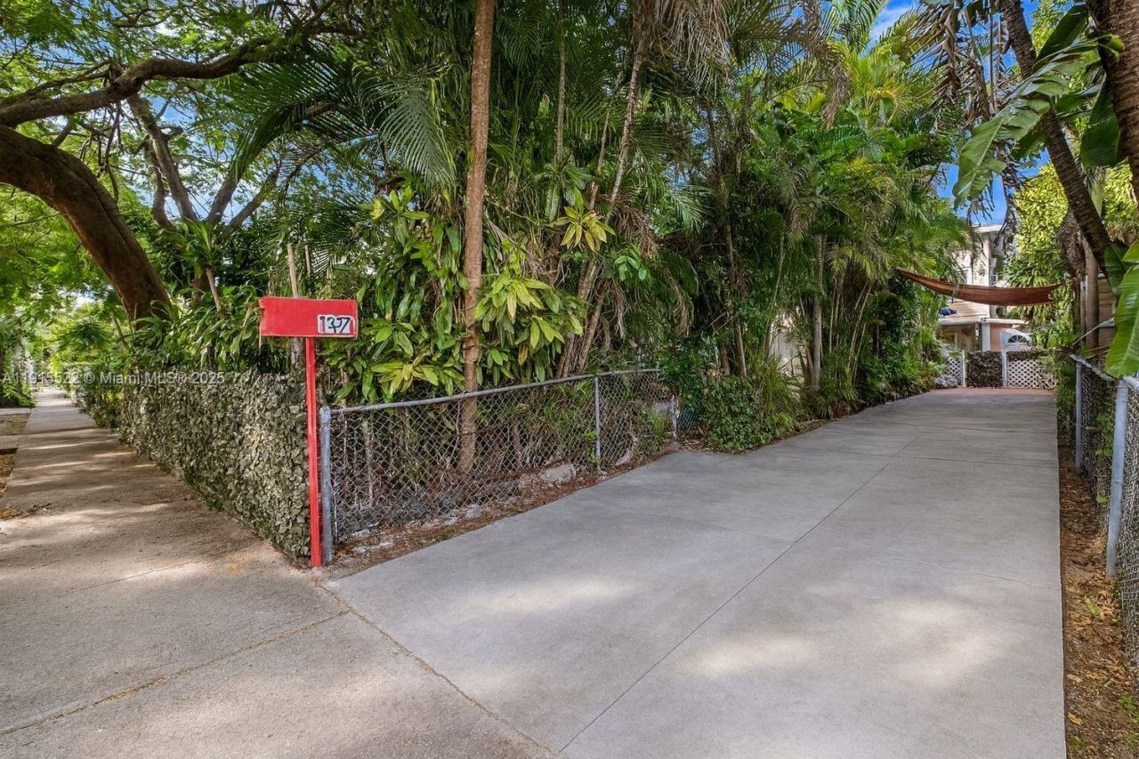 137 NE 46th St, Miami, FL 33137 Photo