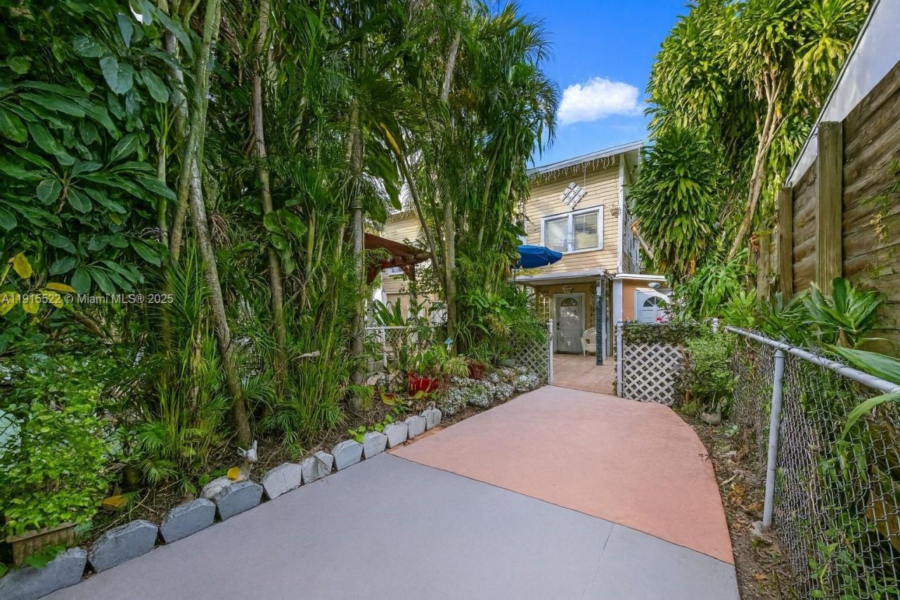 137 NE 46th St, Miami, FL 33137 Photo