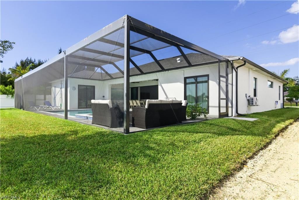 1708 SW 4th St, Cape Coral, FL 33991 Photo