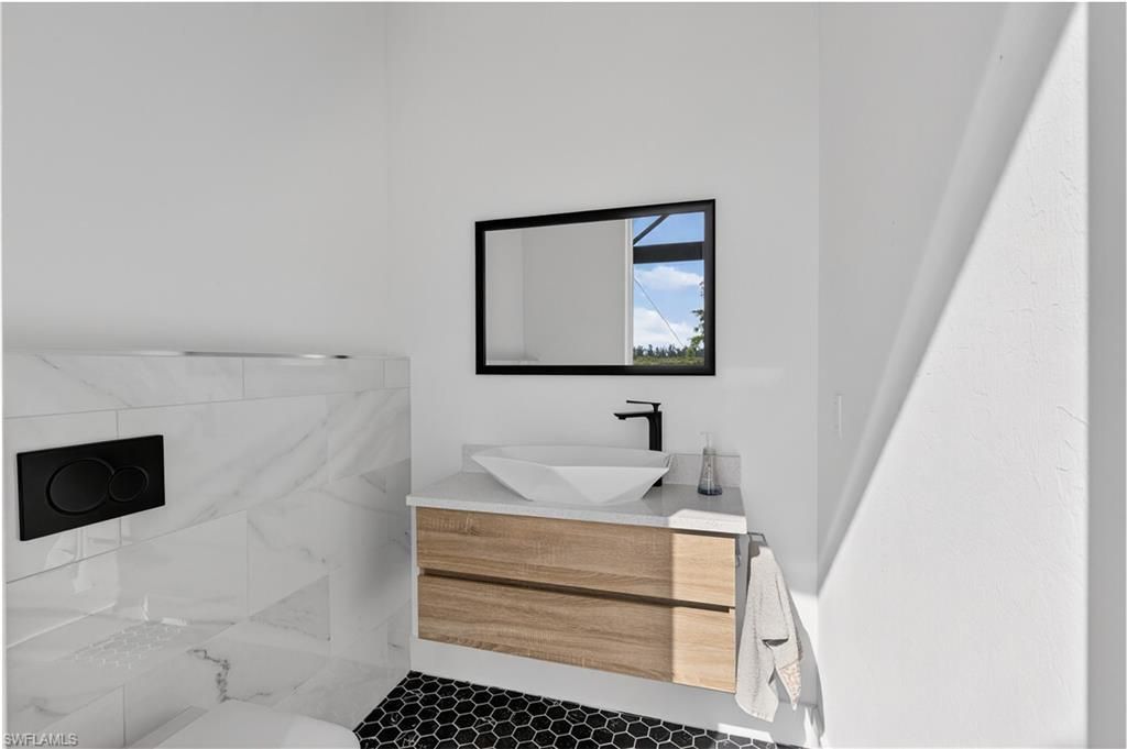 1708 SW 4th St, Cape Coral, FL 33991 Photo