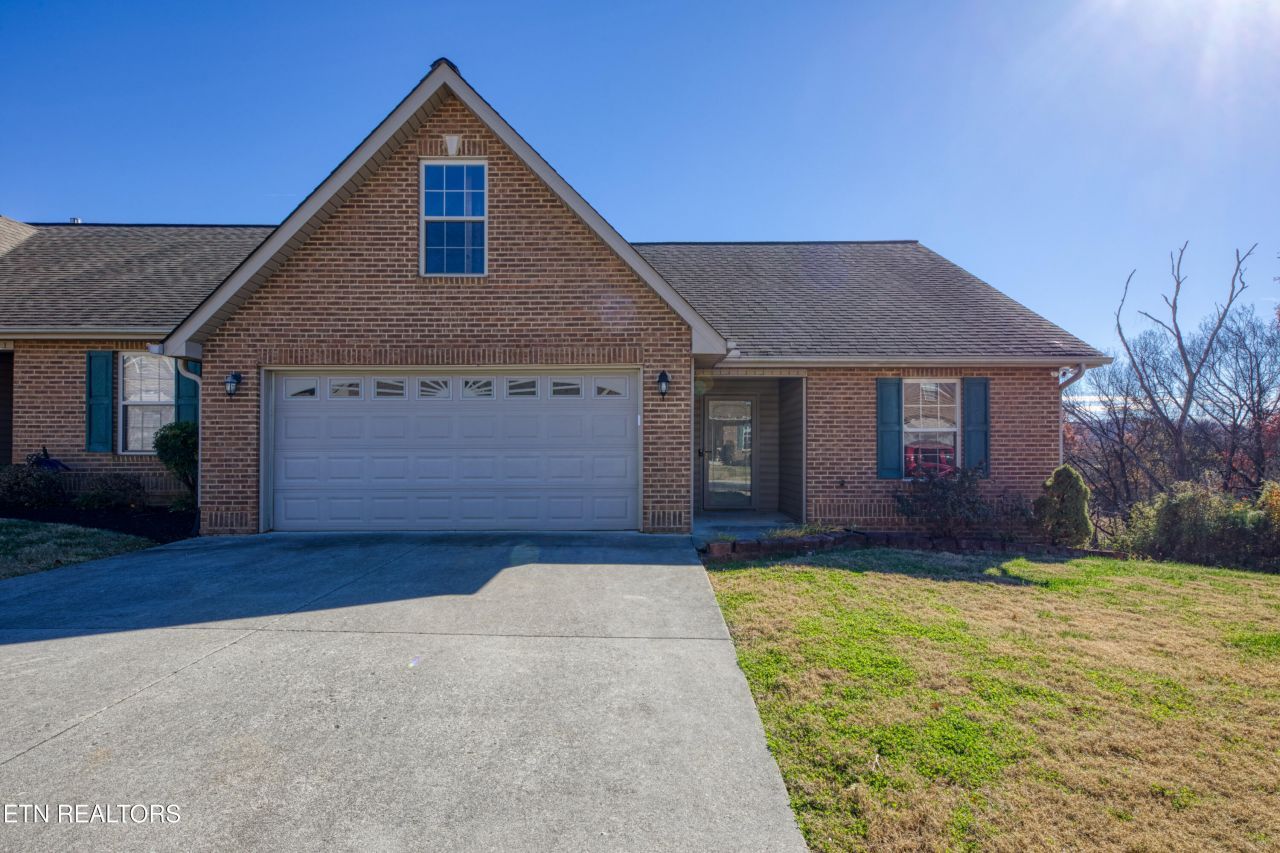5912 Pebble Run Way, Knoxville, TN 37918 Main Photo