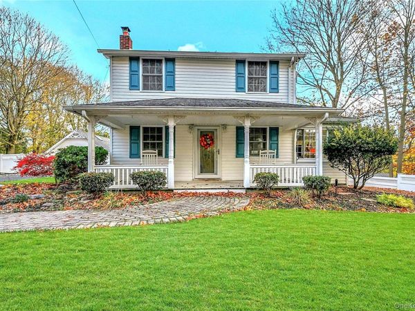 15 Shore Road, Mount Sinai, NY 11766