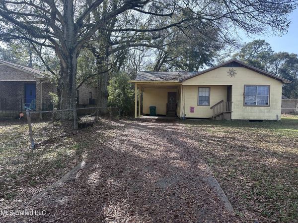 2110 Cleveland Avenue, Pascagoula, MS 39567