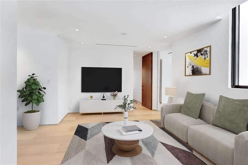 2130 S Miami Ave, Miami, FL 33129 Photo