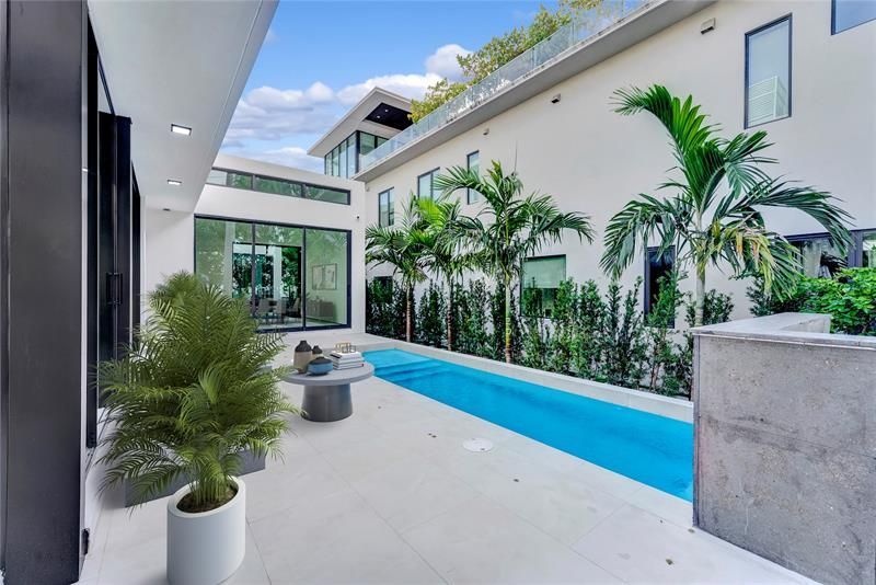 2130 S Miami Ave, Miami, FL 33129 Photo