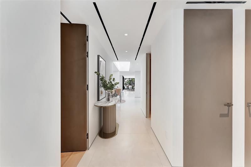 2130 S Miami Ave, Miami, FL 33129 Photo