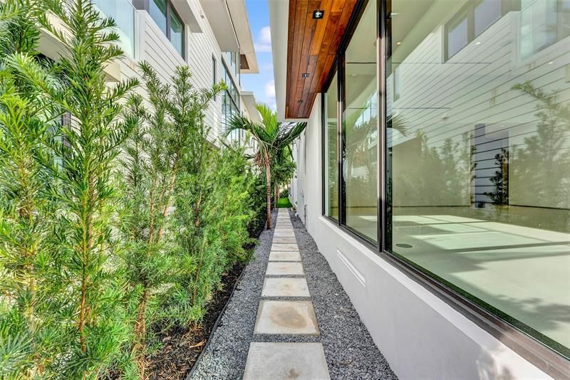 2130 S Miami Ave, Miami, FL 33129 Photo