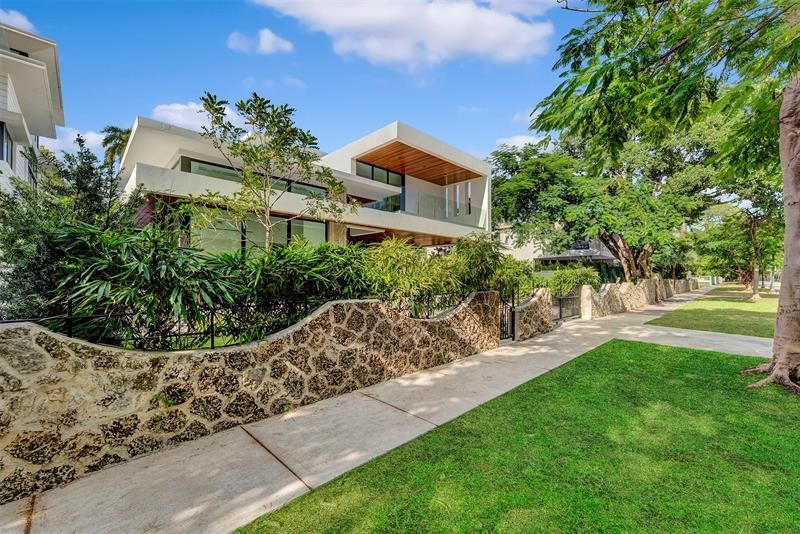 2130 S Miami Ave, Miami, FL 33129 Photo