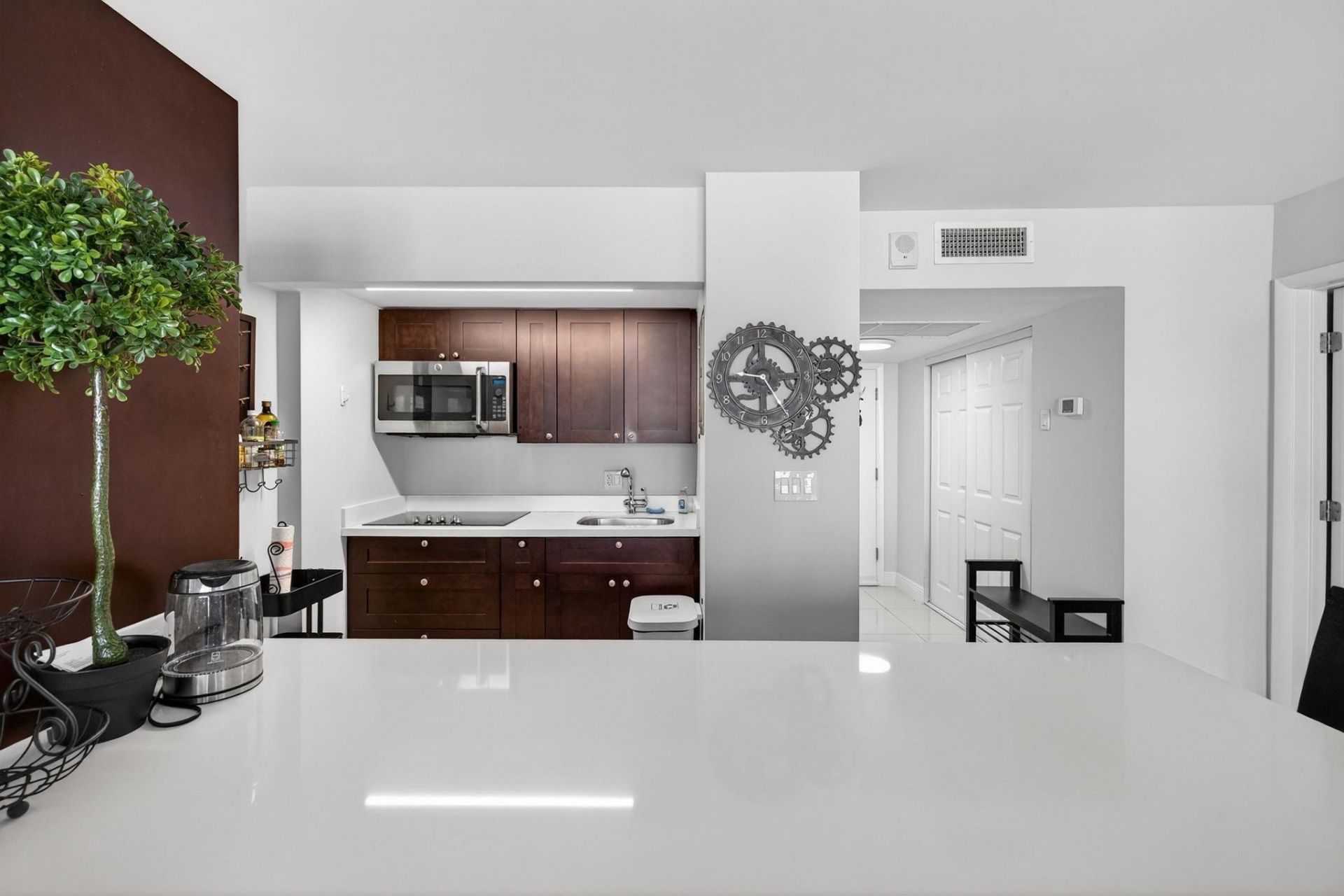 209 N Fort Lauderdale Beach Boulevard, Unit 7D, Fort Lauderdale, FL 33304 Photo