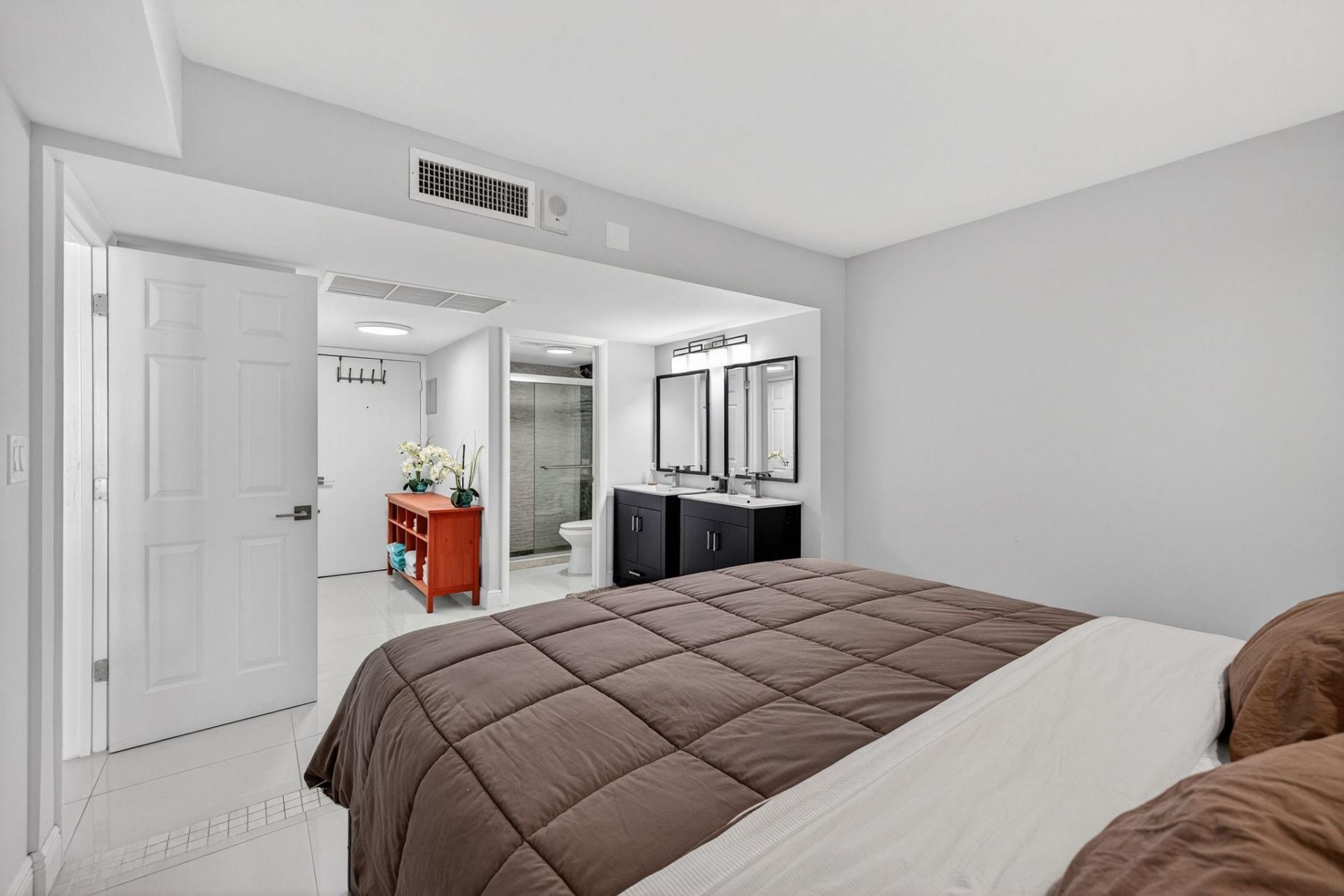 209 N Fort Lauderdale Beach Boulevard, Unit 7D, Fort Lauderdale, FL 33304 Photo