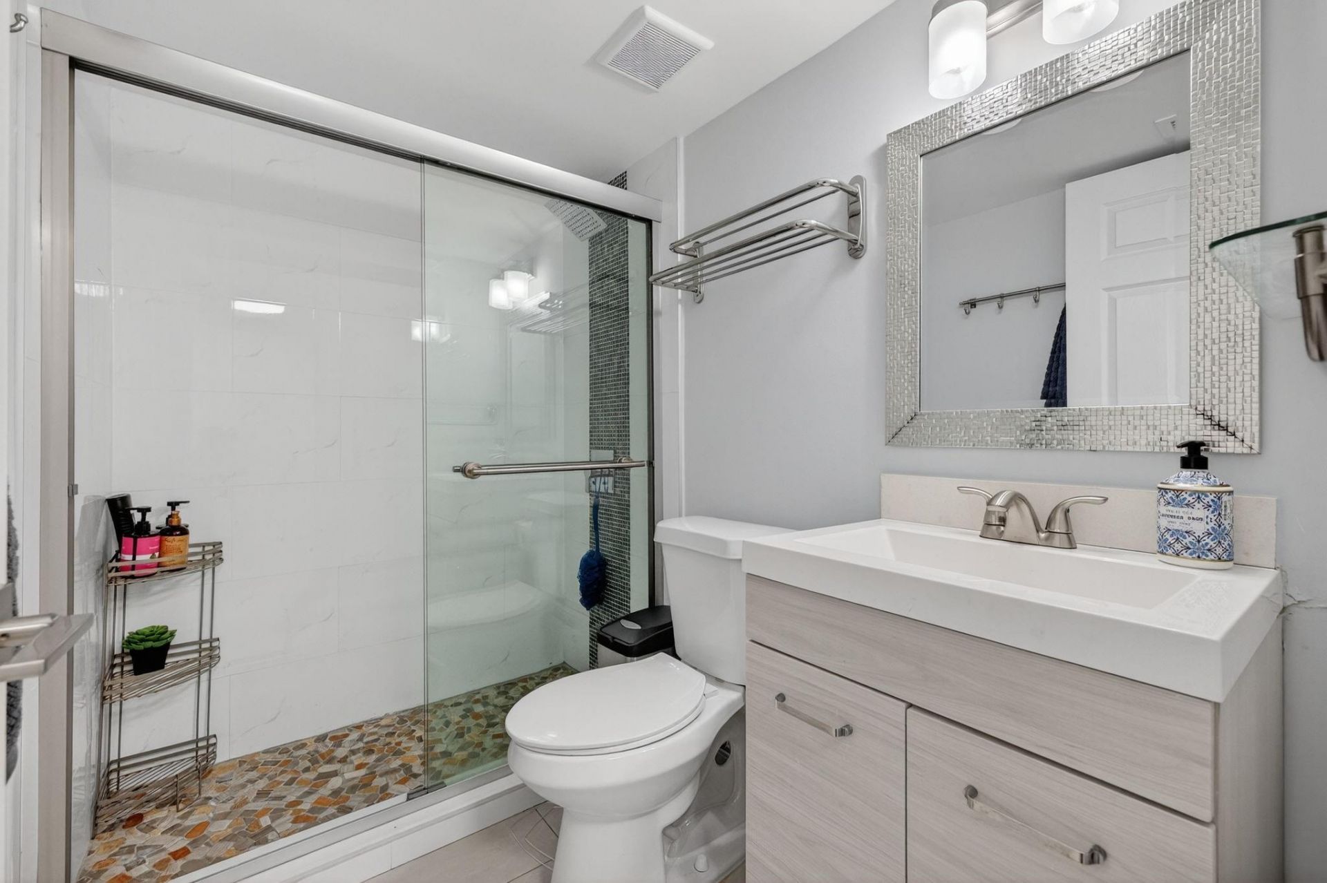 209 N Fort Lauderdale Beach Boulevard, Unit 7D, Fort Lauderdale, FL 33304 Photo